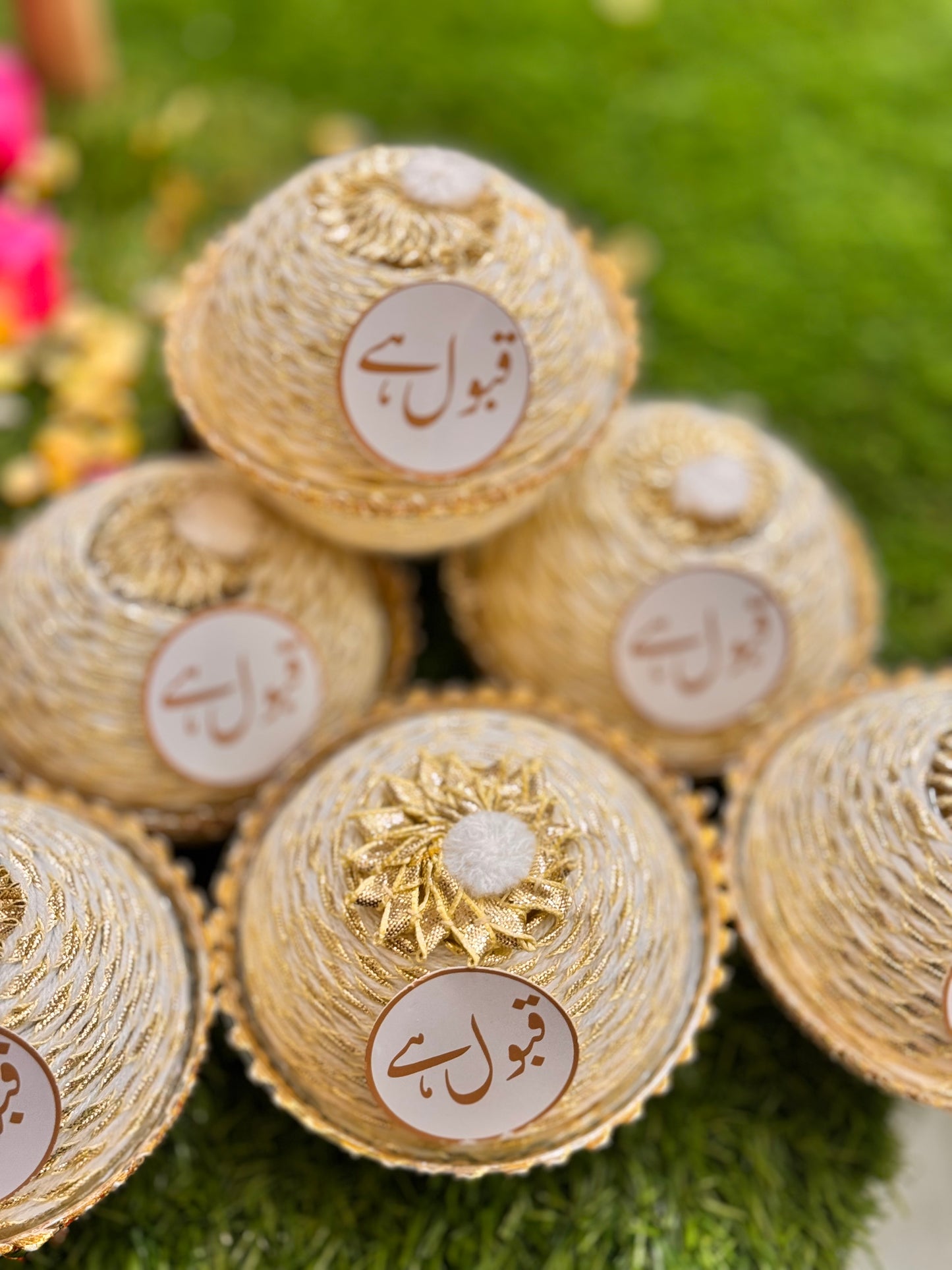 Matki favours