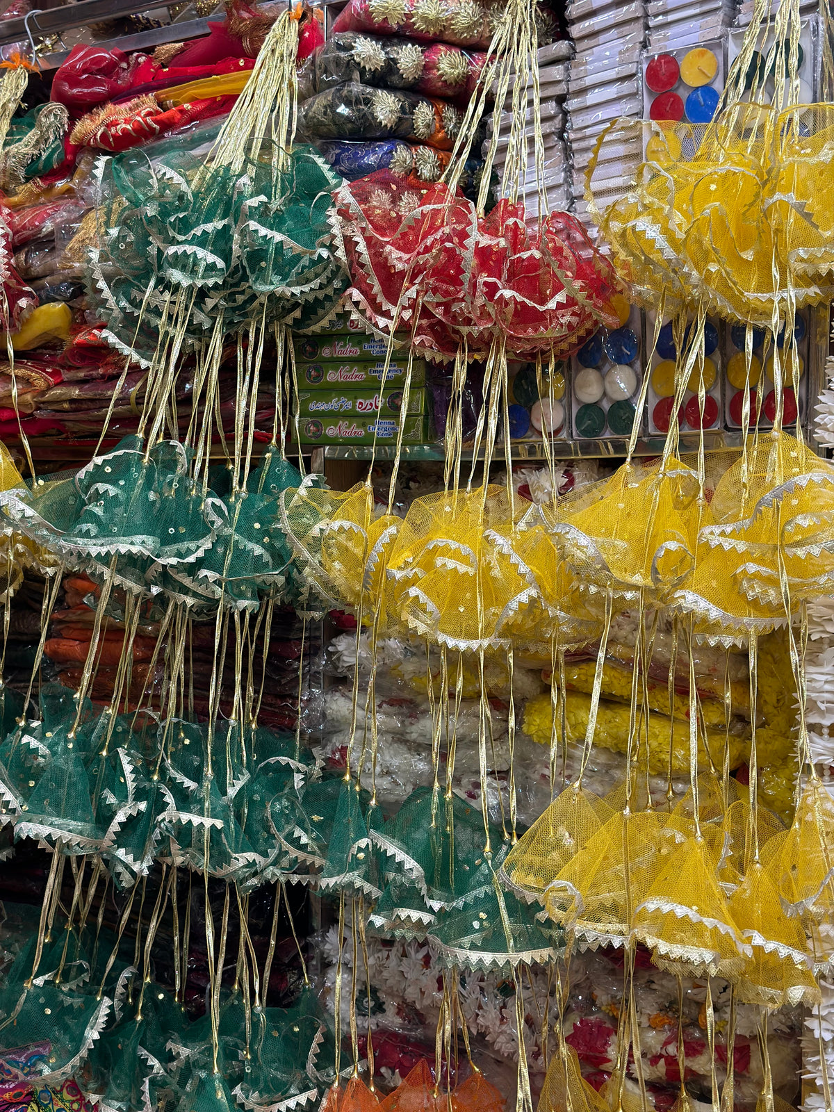 Simple net tussle lari