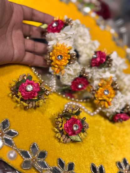 Gajra with rings