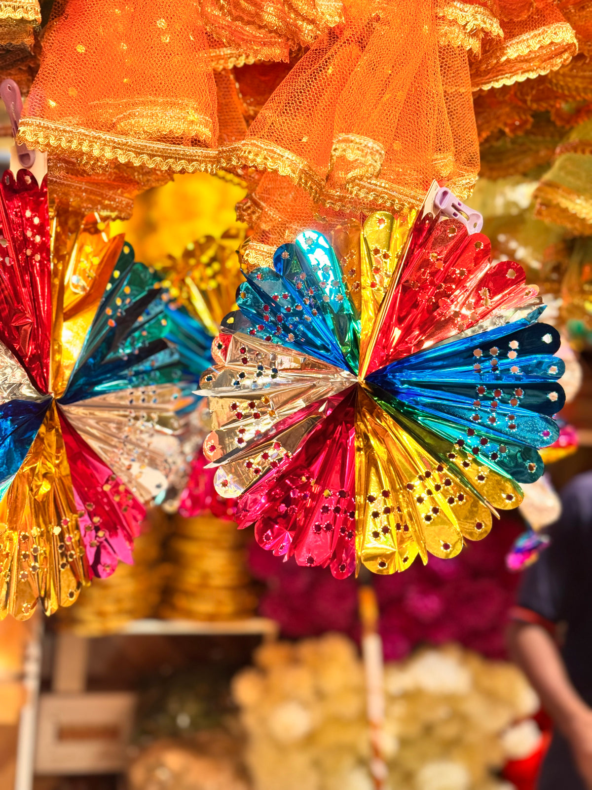 Plastic round fans