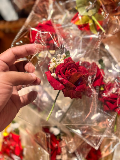 Floral pins for men’s suits