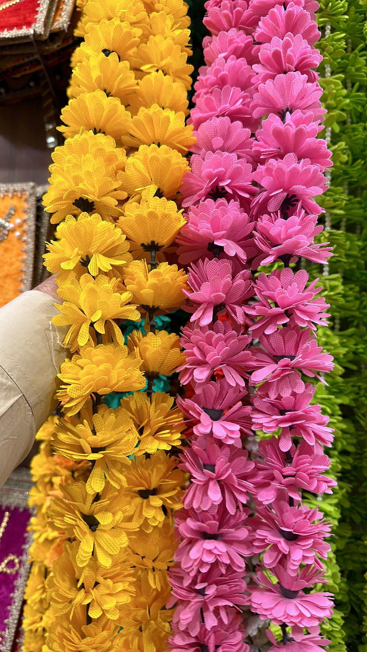 Fabric floral lari