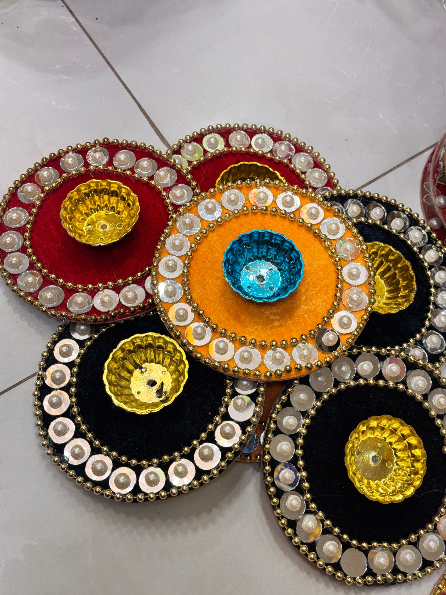 Round Mirror Border Plate Pack of 6