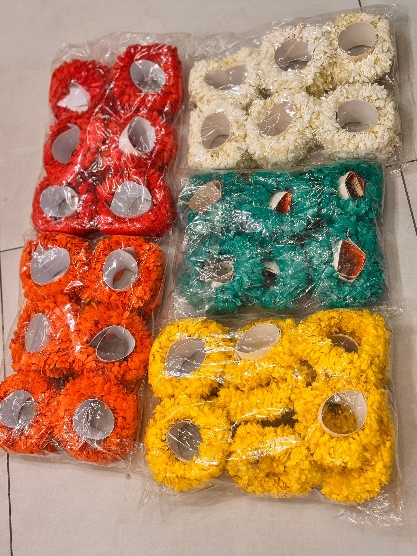 Plain color gajra