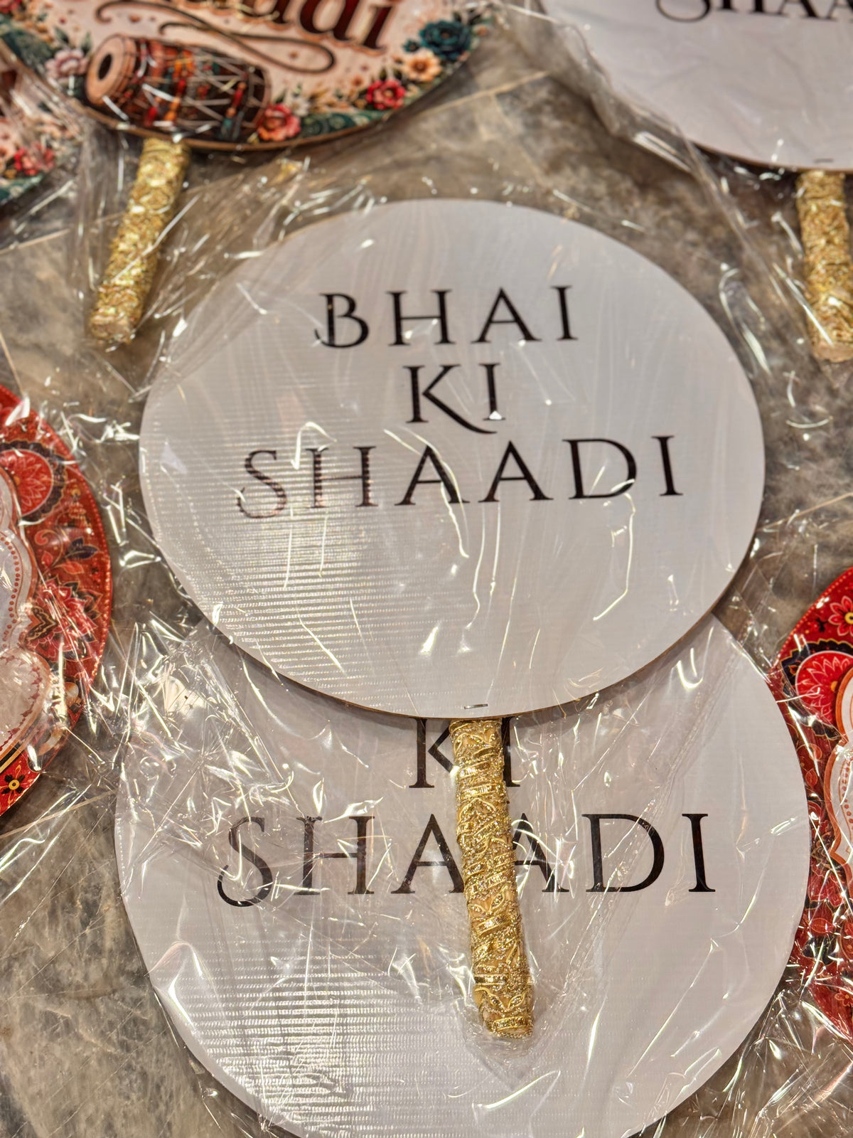 Round printed props