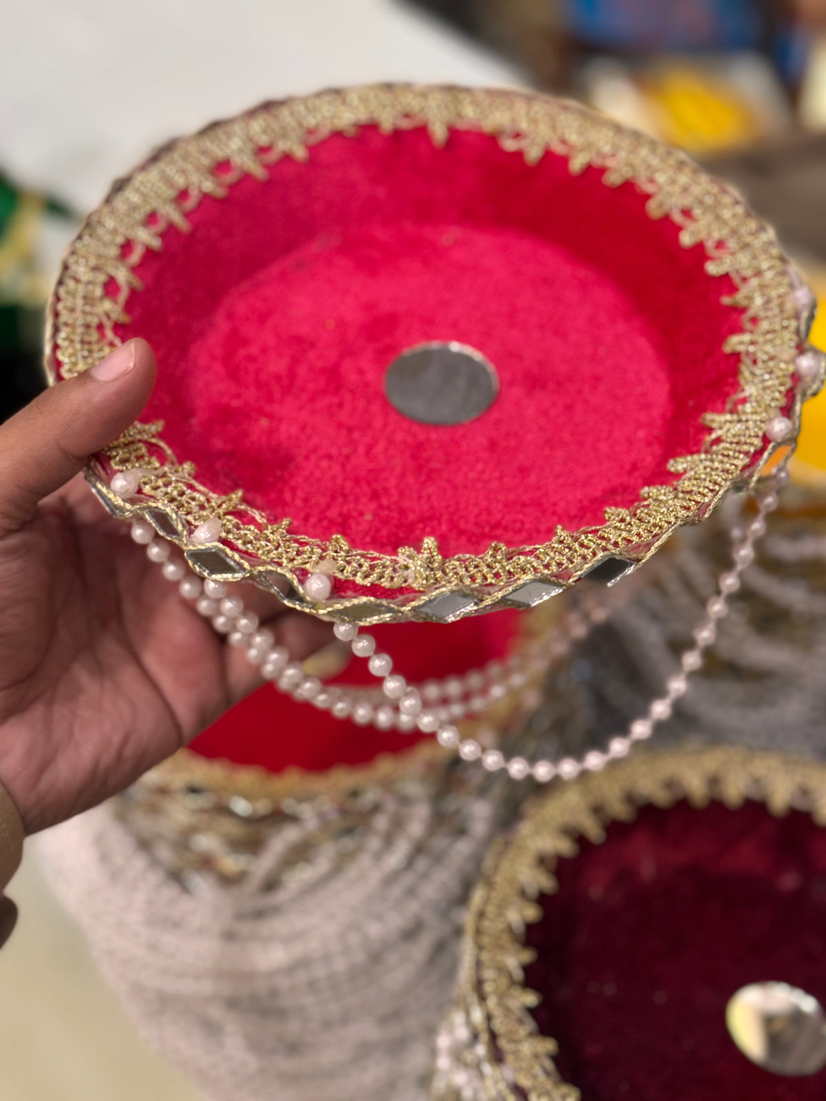 Flower plates with pearls