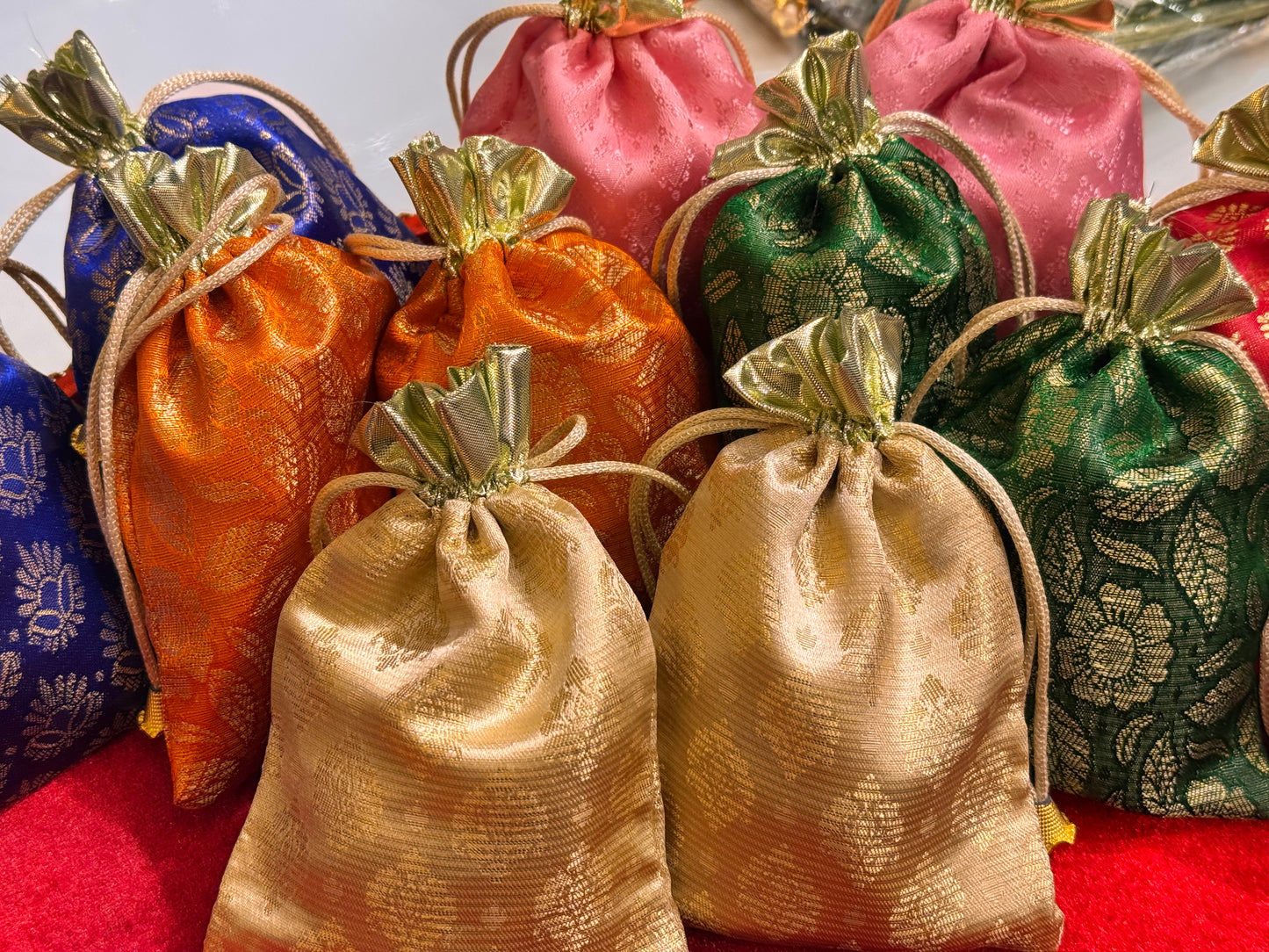 Jamavar Pouch