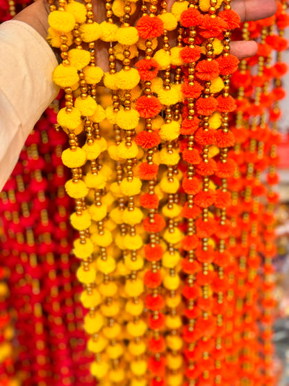 Pompom gold pearl lari