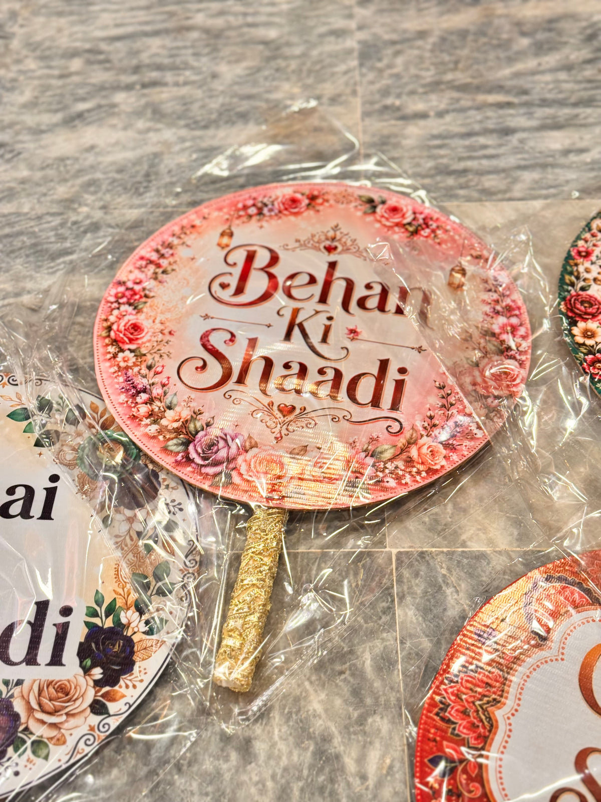 Round printed props