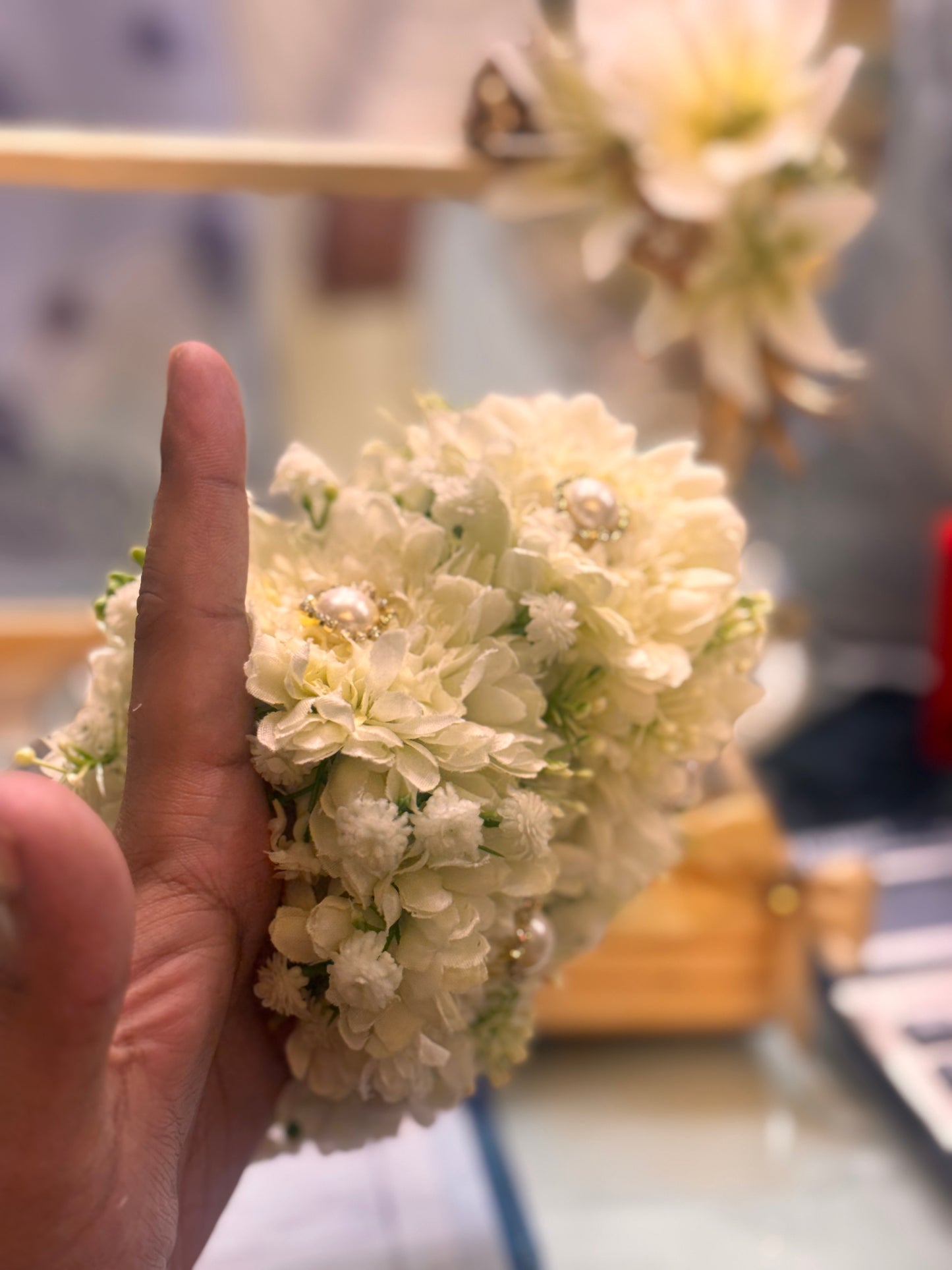 Premium white gajra