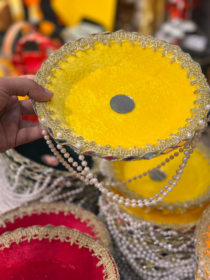 Flower plates with pearls