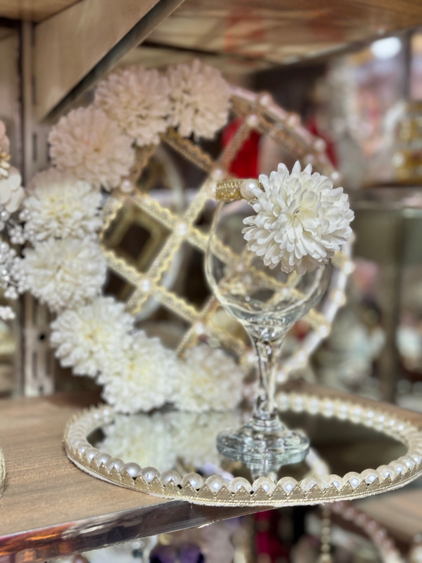 Back RIng Floral Doodh Pilai Glass