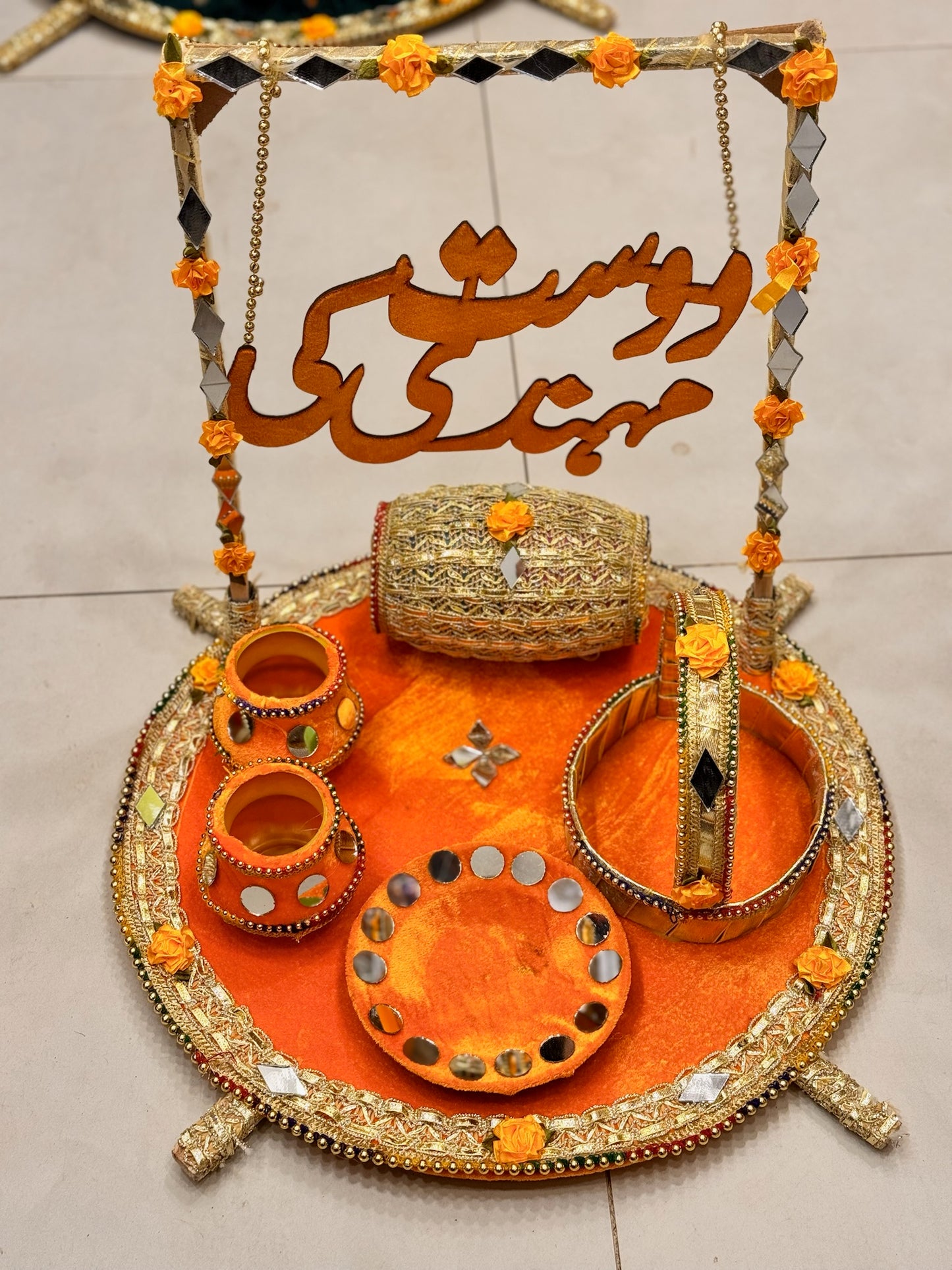 Velvet Thaal Dost ki Mehndi