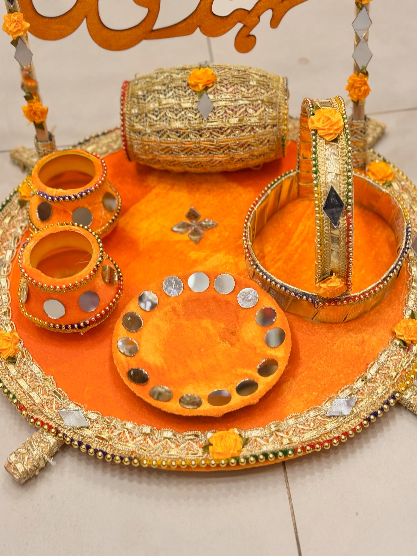 Velvet Thaal Dost ki Mehndi