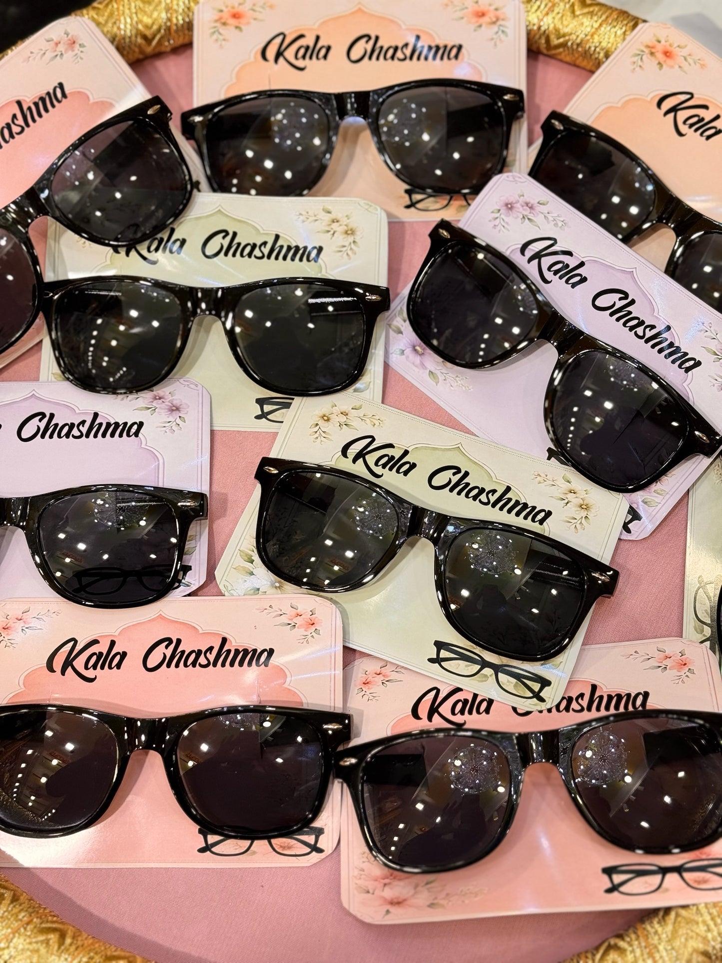 Glasses with Card Pastel Theme