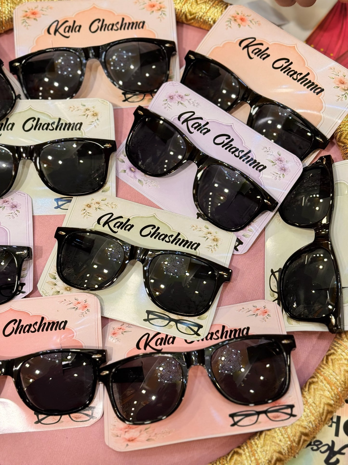 Glasses with Card Pastel Theme