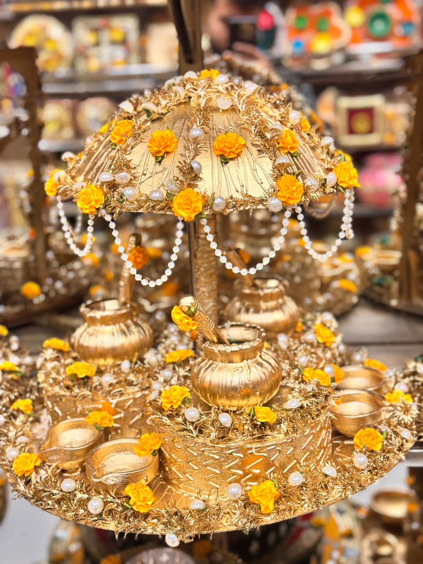 Gold Umberalla Thaal
