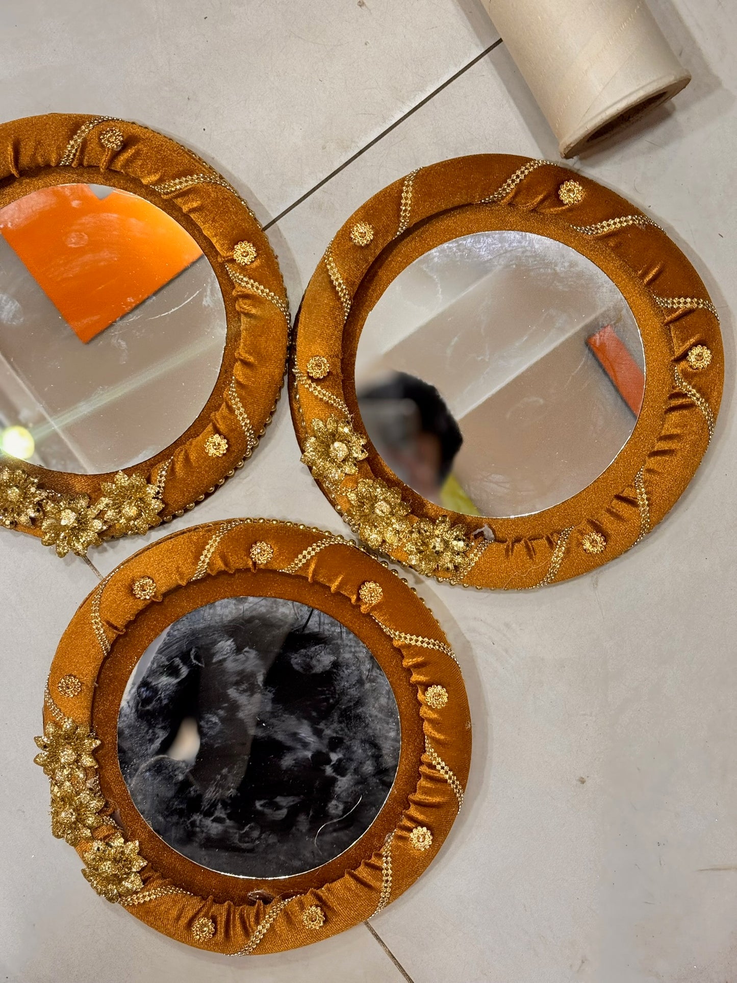 Round Border Mirror Plate