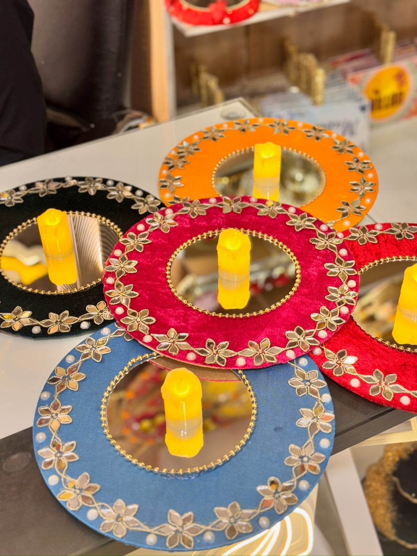Star Border Velvet Plate