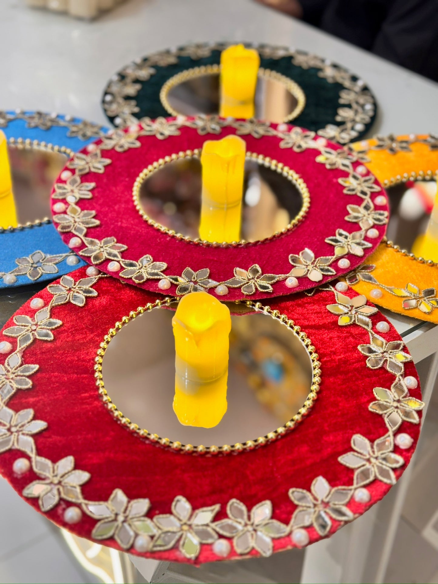 Star Border Velvet Plate