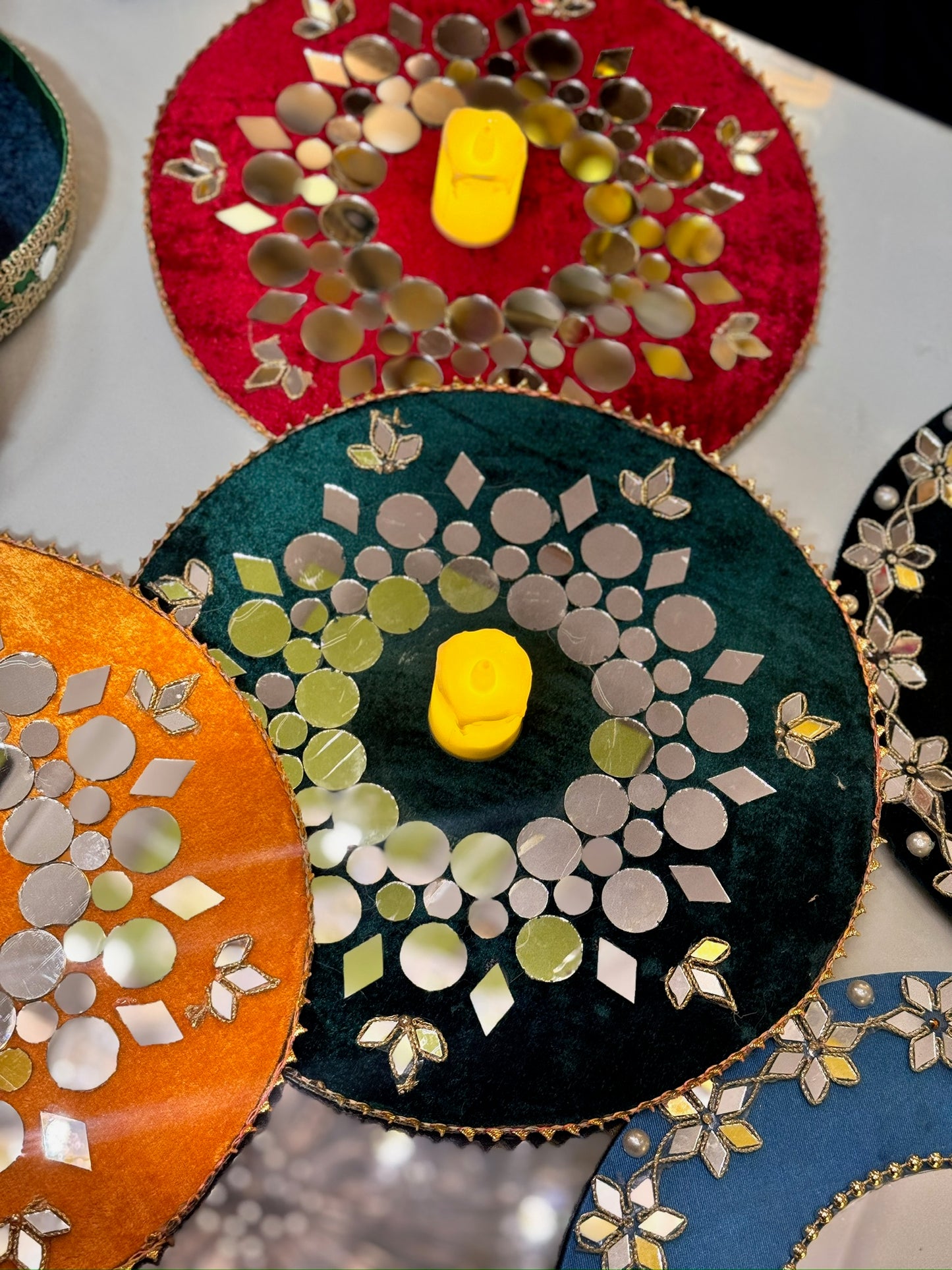 Round Mirror Plate