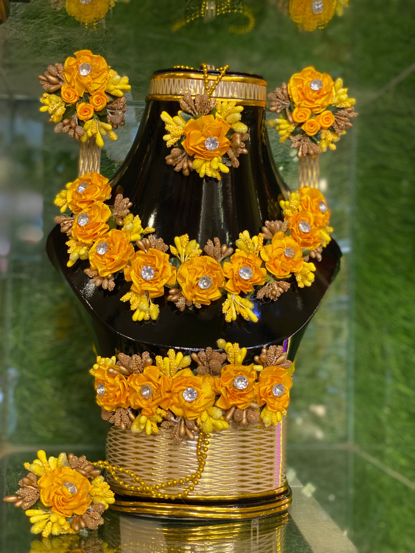Floral Nagh Design Jewelry Set