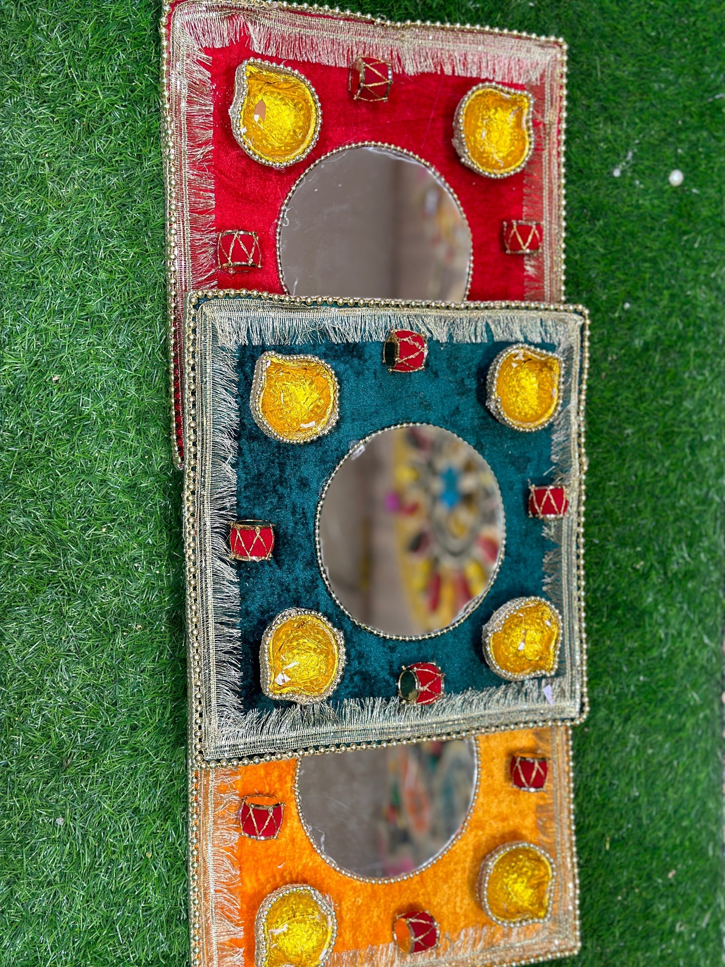 Squared Velvet Mirror Plates